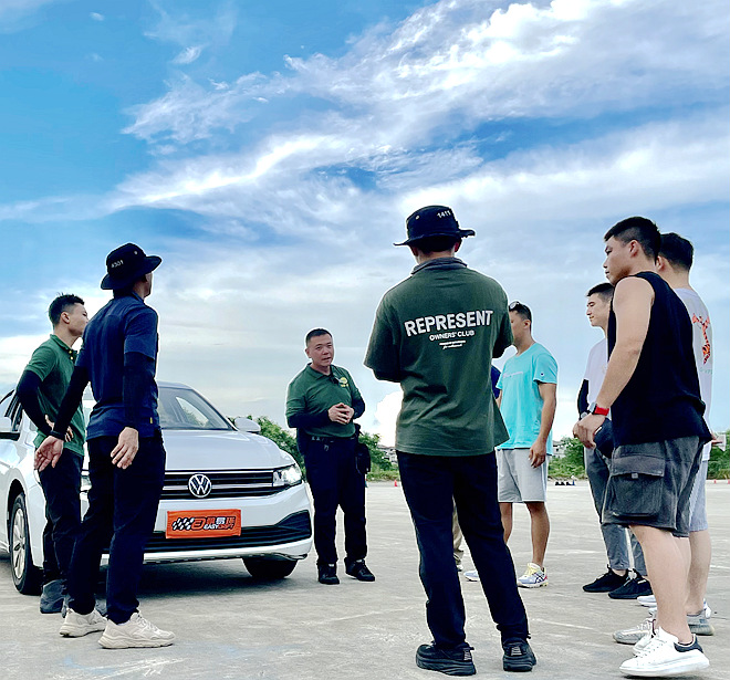 vip安保培训,安保驾驶培训,驾驶安全培训,安路,安路驾驶培训,苏华龙,光头佬何伟航,气囊衣、高级电单车驾驶训练、赛车训练,赛车学校,深圳特警